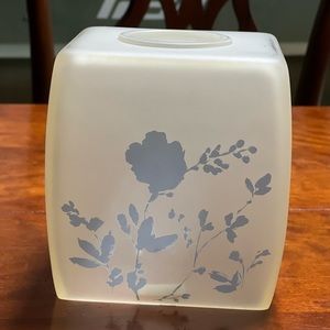 Croscill Charlotte Tissue Cover for Bathroom New In Box Color 420 Blue